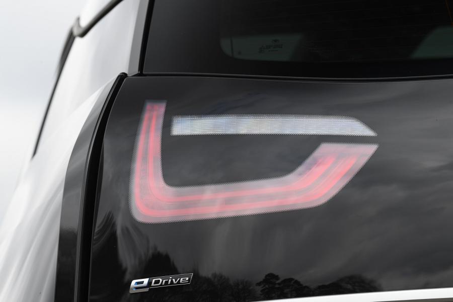 Детали экстерьера BMW i3 (I01) 2017 года  (UK) (фото 5 из 12)